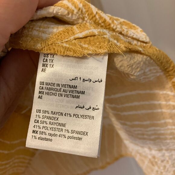 JM Collection Women’s Printed Saffron Gold Zip Front Top Size 1X - Picture 5 of 7